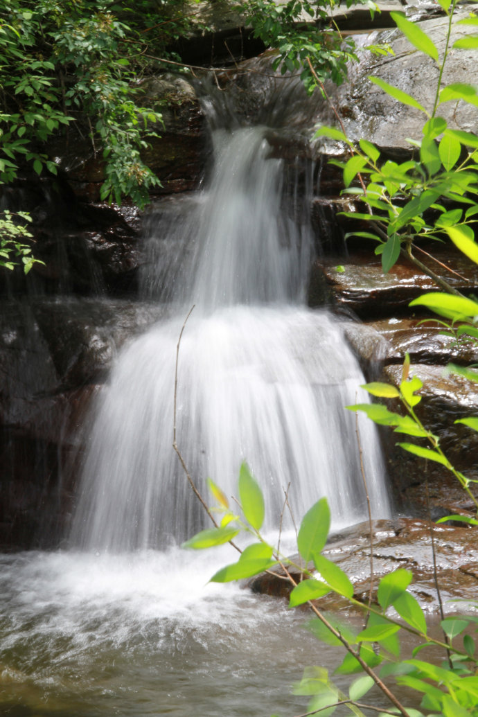京西“小九寨”，最美双龙峡，带孩子去坐森林小火车