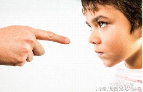 苦恼不散，孩子又做错事了，一棍下去会怎样，谁需要发泄