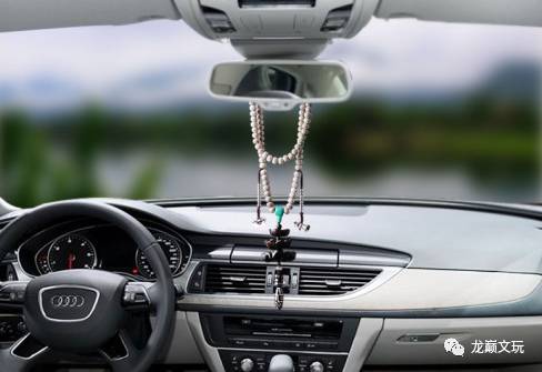 老司机开车要戴安全帽,老司机开车都会带什么