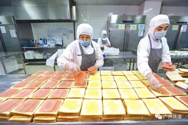 飞机餐为什么比高铁好吃,航空餐哪个最好吃