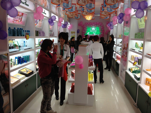 想要加盟化妆品店,加盟化妆品店的技巧