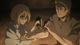 《进击的巨人》第二季04，莱纳舍身救柯尼，尤弥尔化身巨人