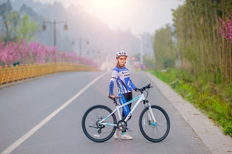 体重180斤每天运动多少步,体重180斤的女性适合哪种运动