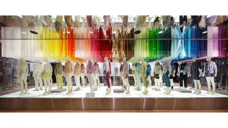 服装行业线上发展趋势,关于服装行业前景