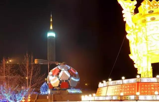 大连劳动公园的大足球有什么奥秘,劳动公园大足球在哪个门