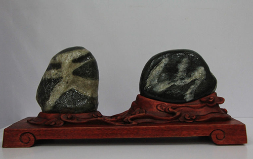 这两块石头他整整等了6年才买下,刚运回家就有人出价40万