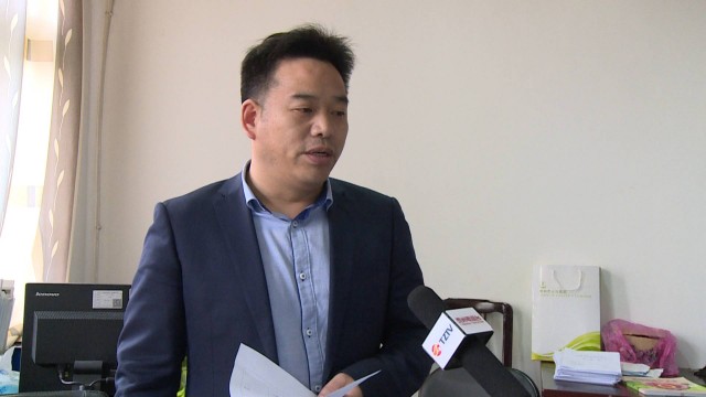 意外怀三胎要崩溃了,意外生的三胎