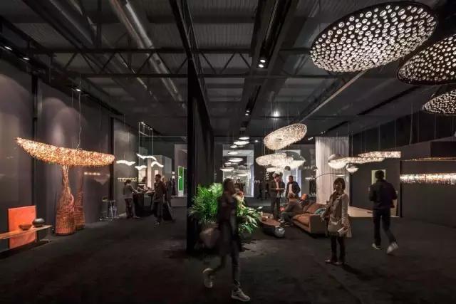 等灯等灯|这届米兰设计周上的十盏好灯,还行还行