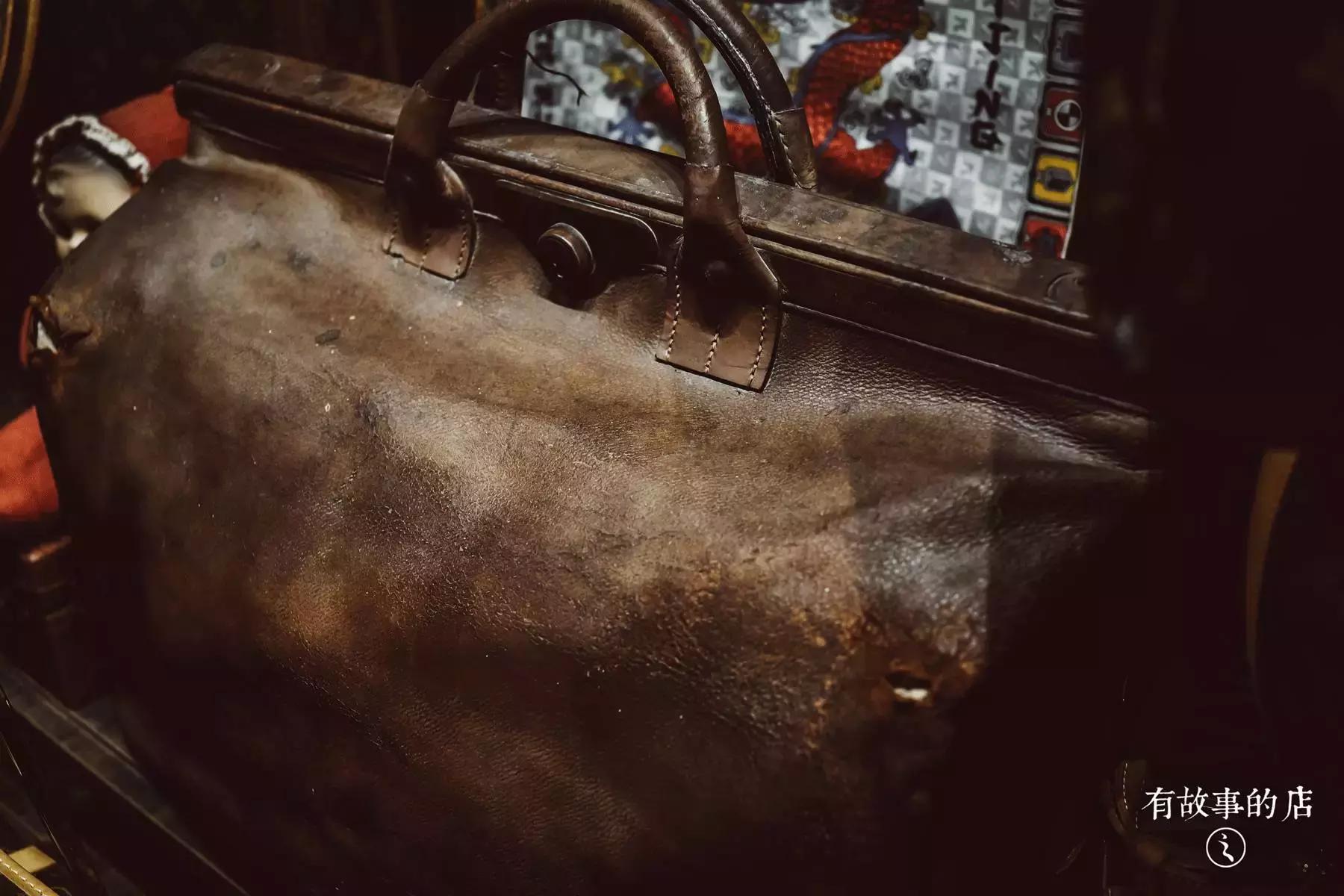 lv古董旅行箱,古董lv旅行箱