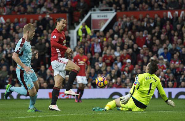 周六英超曼联焦点之战,周末皇马对巴萨