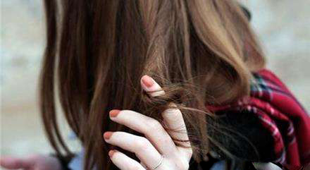 拔毛癖长头发,拔毛癖会拔别人的头发么