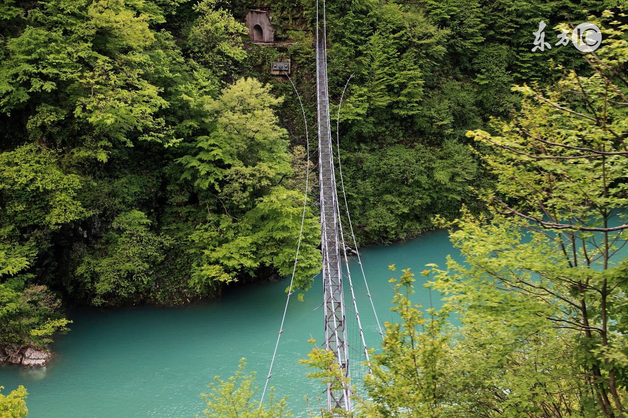 心理学实验:让人短时间内产生强烈激情之爱的方法,恋爱技巧