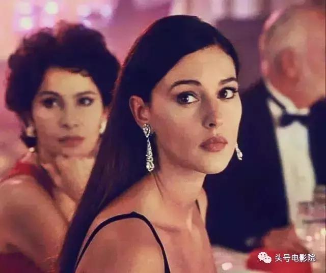 敢让这位国宝级女神上山下水也只有这位张艺谋的老朋友了