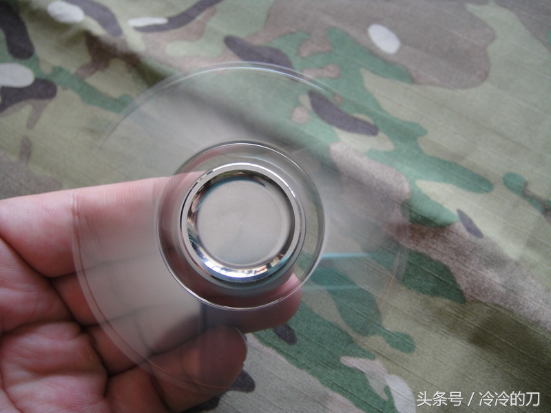 发光又持久的指尖陀螺,三角型的指尖陀螺