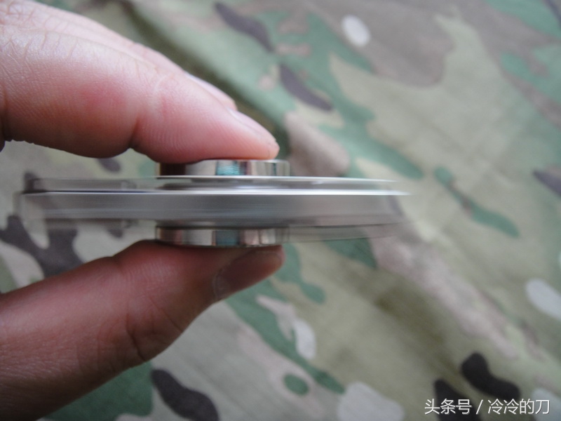 发光又持久的指尖陀螺,三角型的指尖陀螺