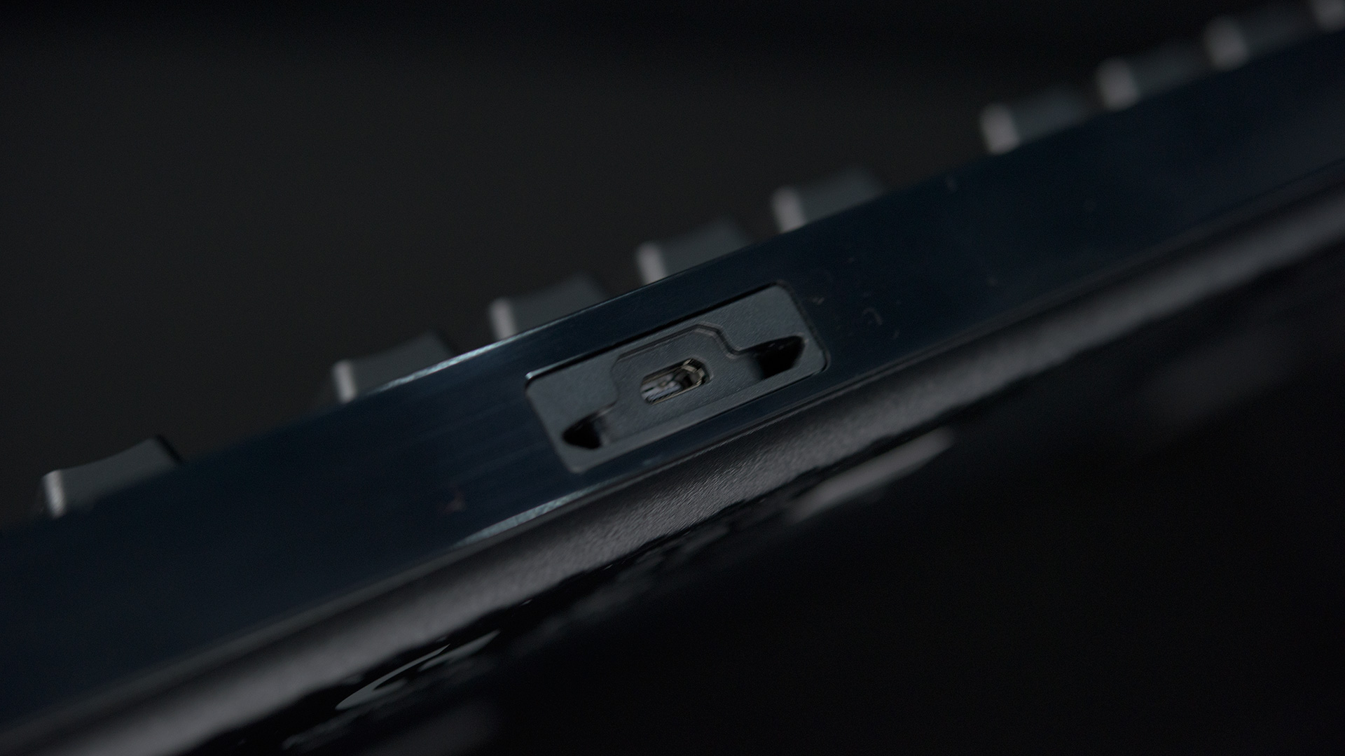 罗技无线键鼠电竞套装推荐,罗技键盘pro评测