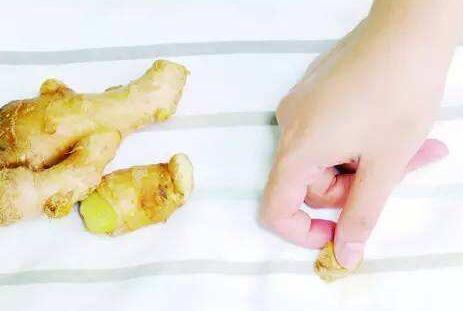 床单衣服有血渍不好洗怎么办,清洁床单血渍泡沫剂