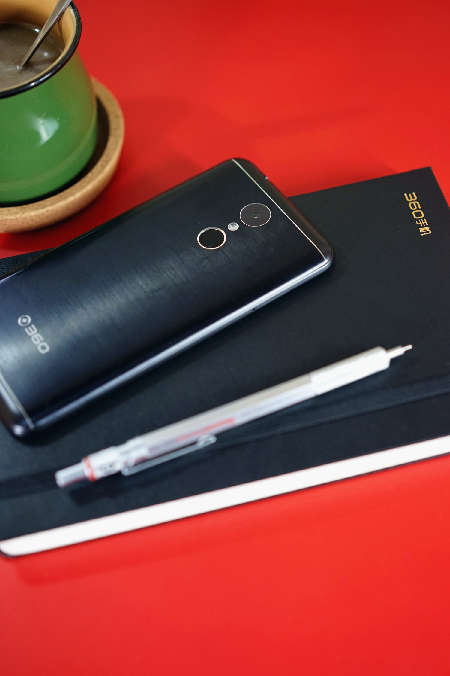 360手机n5慕斯黑高配版来袭,360新款手机n5深度评测