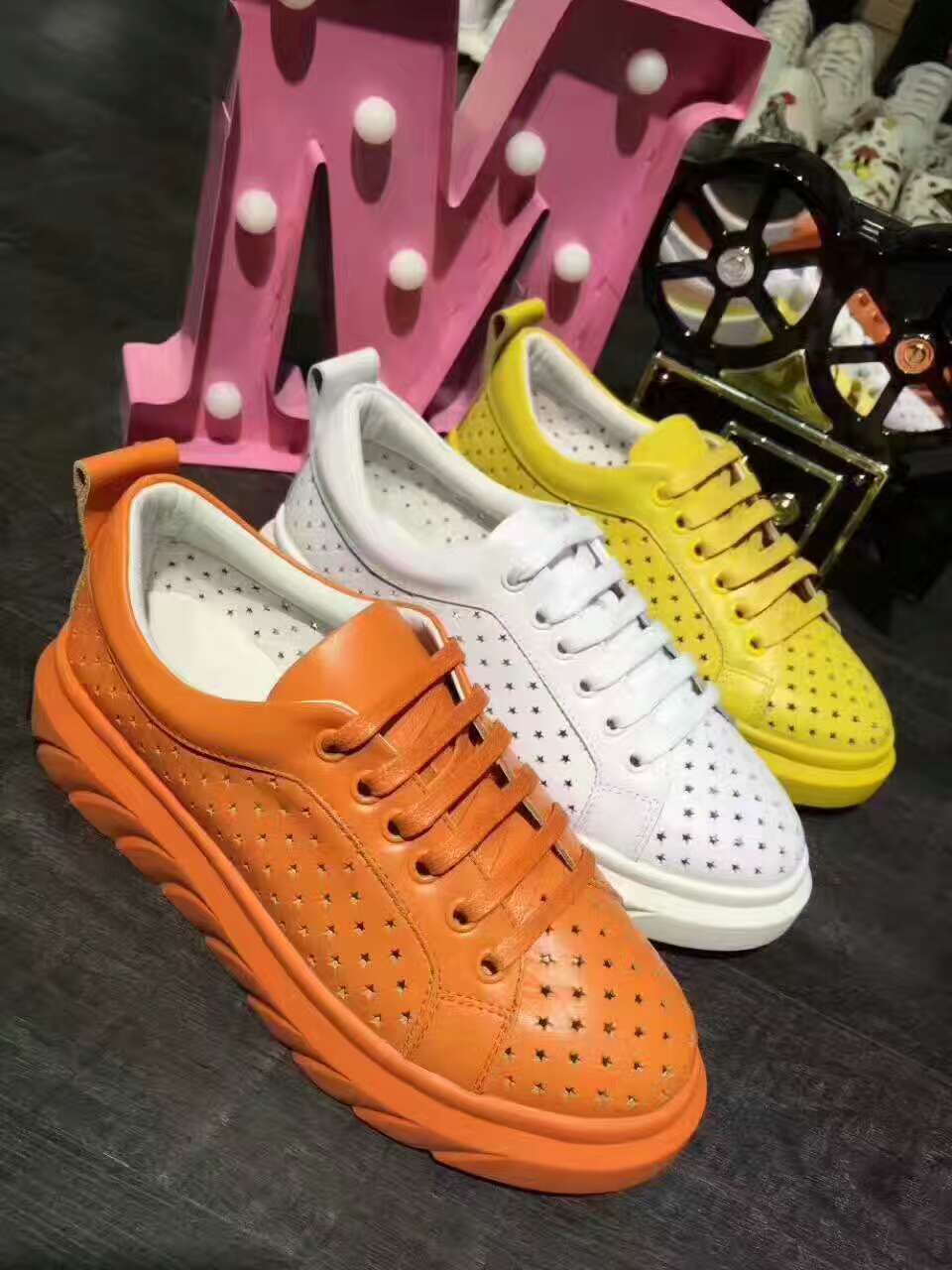 什么牌子的女士凉鞋好,男凉鞋哪个牌子的最好