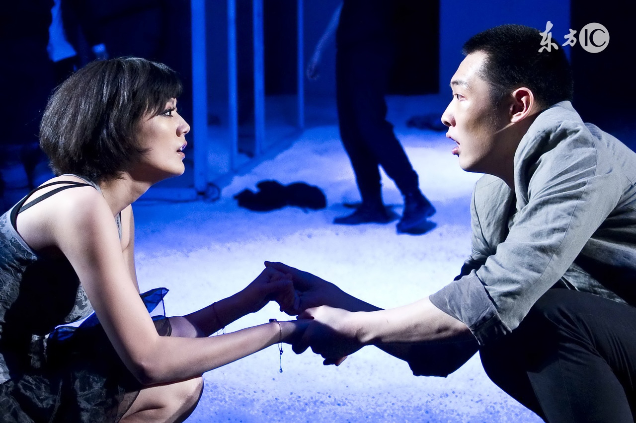 心理学实验:让人短时间内产生强烈激情之爱的方法,恋爱技巧