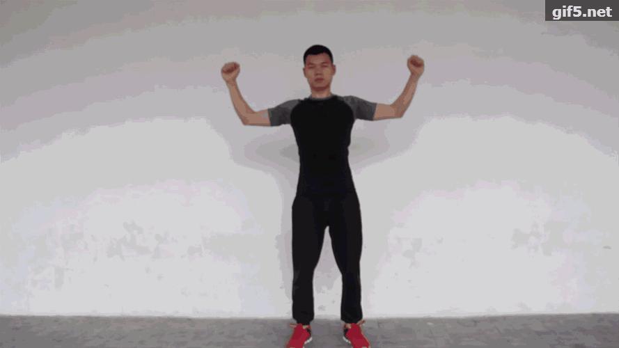 怎样克服跳舞时耸肩含胸驼背,耸肩驼背含胸运动康复