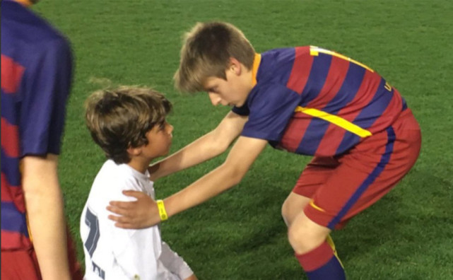 巴萨反击皇马视频,巴萨皇马打穿防线