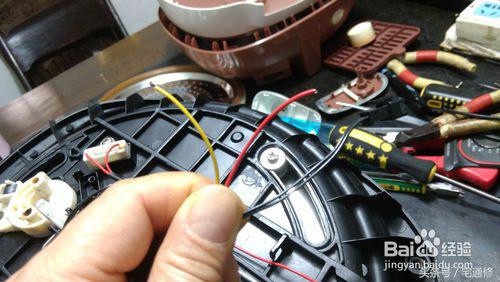 电压力锅不工作了出现e0,电压力锅通电一会显示e4