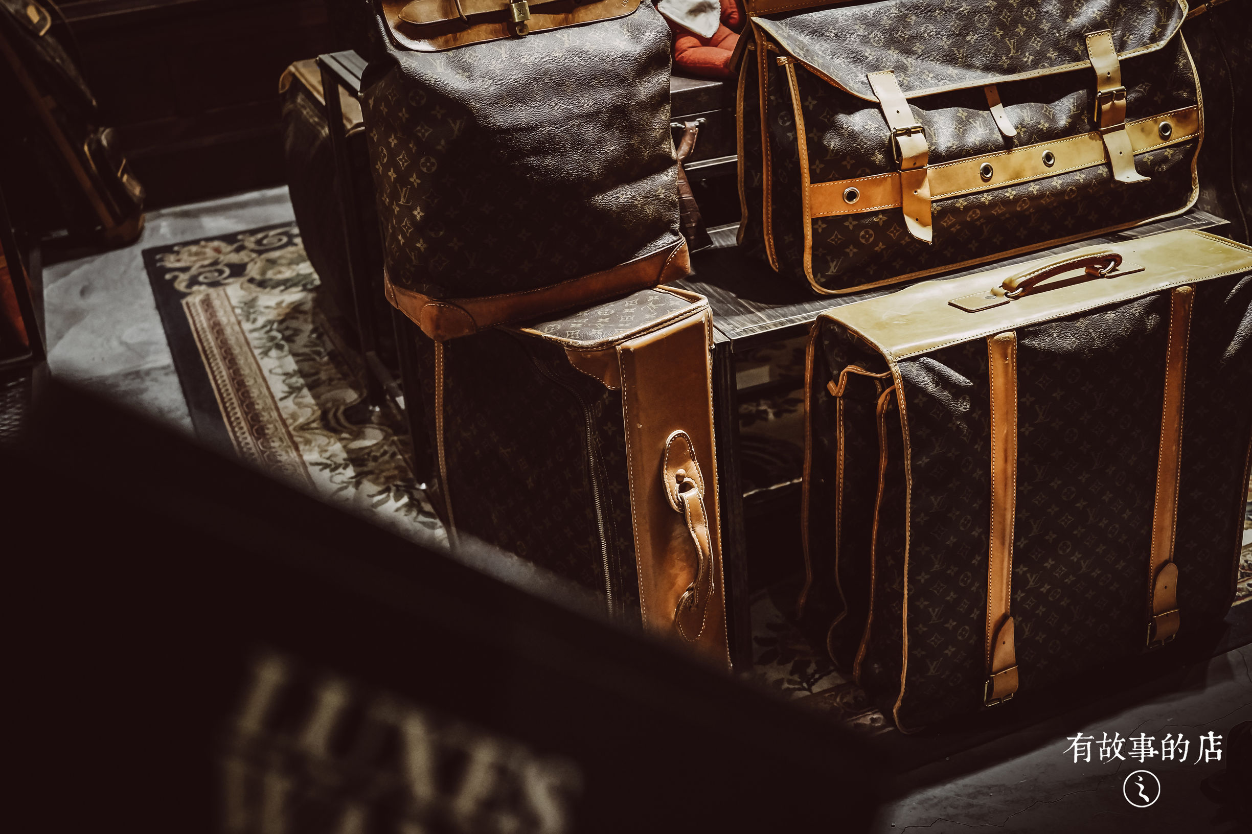 lv古董旅行箱,古董lv旅行箱