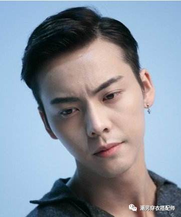 男生头发两边太炸怎么办,男生发型两边太炸怎么办