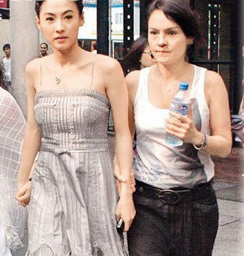 范冰冰妈妈霸气、刘诗诗妈妈仙气、杨幂妈妈朴实，星妈各有风姿