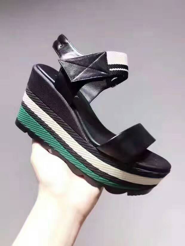 什么牌子的女士凉鞋好,男凉鞋哪个牌子的最好