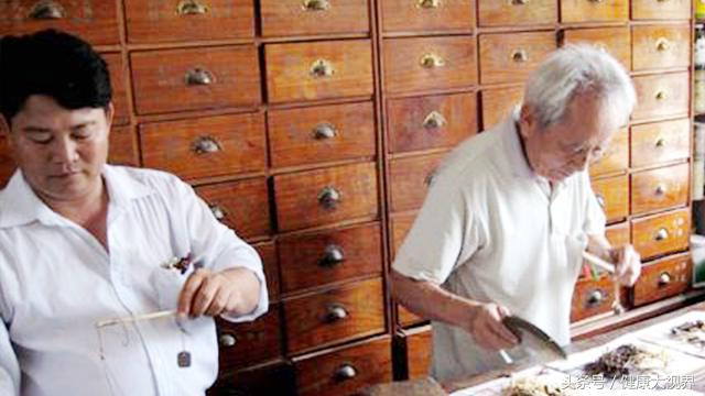 聋哑父亲24年胃炎生死折磨,这种美味“食材”,竟治好他的胃炎