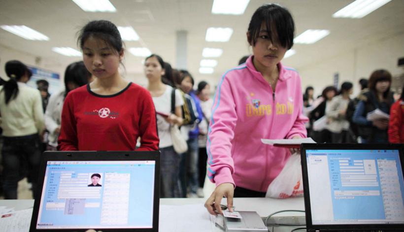 富士康招工最新消息全部,富士康工厂大量招工的背后