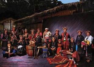 我国少数民族人口最多的民族是,56个民族最少的人口是哪个族