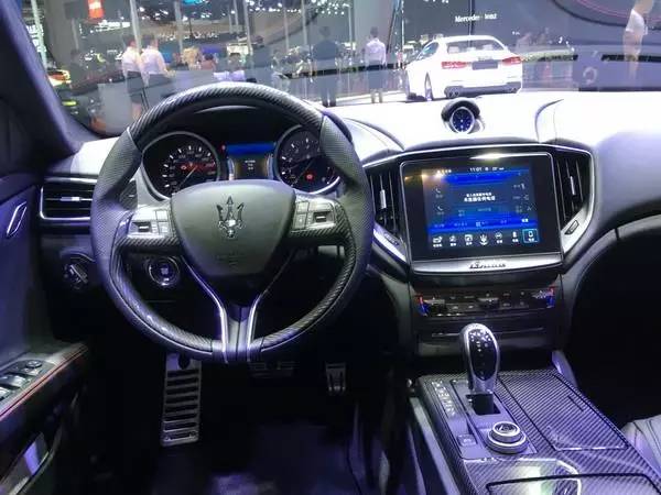 上海国际车展众多豪车,上海车展都发现哪些豪车