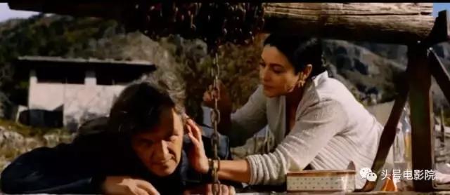 敢让这位国宝级女神上山下水也只有这位张艺谋的老朋友了