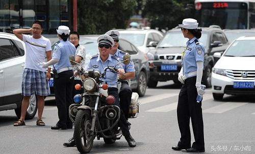 夏天开车这么开空调是错误的，90%的司机朋友都没留意