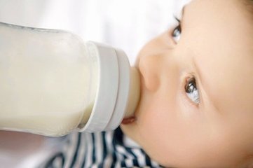 为什么不建议买进口奶粉,现在还能买进口奶粉么