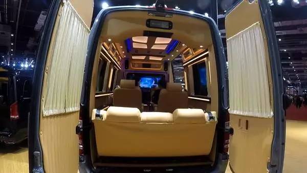 上海国际车展众多豪车,上海车展都发现哪些豪车