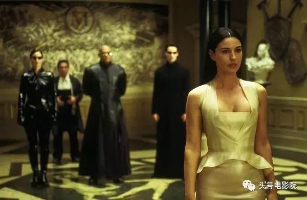 敢让这位国宝级女神上山下水也只有这位张艺谋的老朋友了