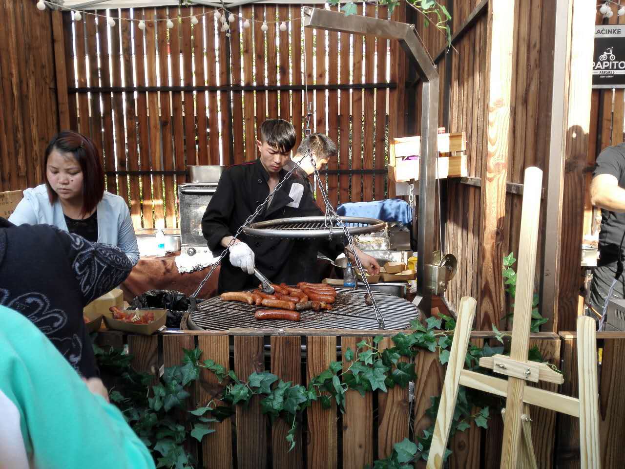 你还在找人名品代购?out了,隐藏在浦东乡村中的购物天堂