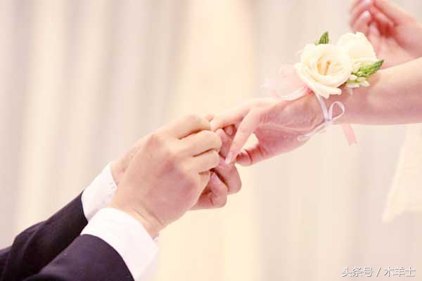 新郎父亲订婚发言稿,新郎新娘父亲致辞流程