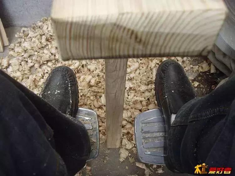 坐着轮椅入了坑——《轮椅上的木匠》