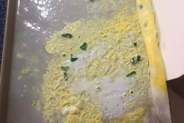 正宗广东肠粉做法和配料视频教程,广东两块钱一份的肠粉怎么做的