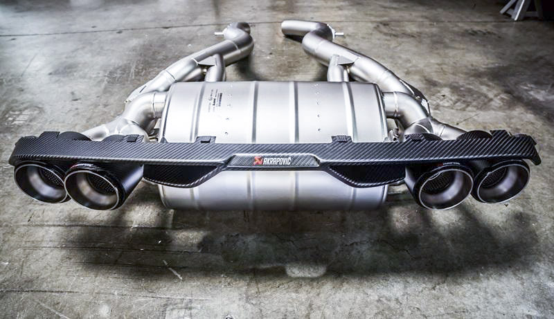 汽车排气管:排气的时候怎么还排出水来了