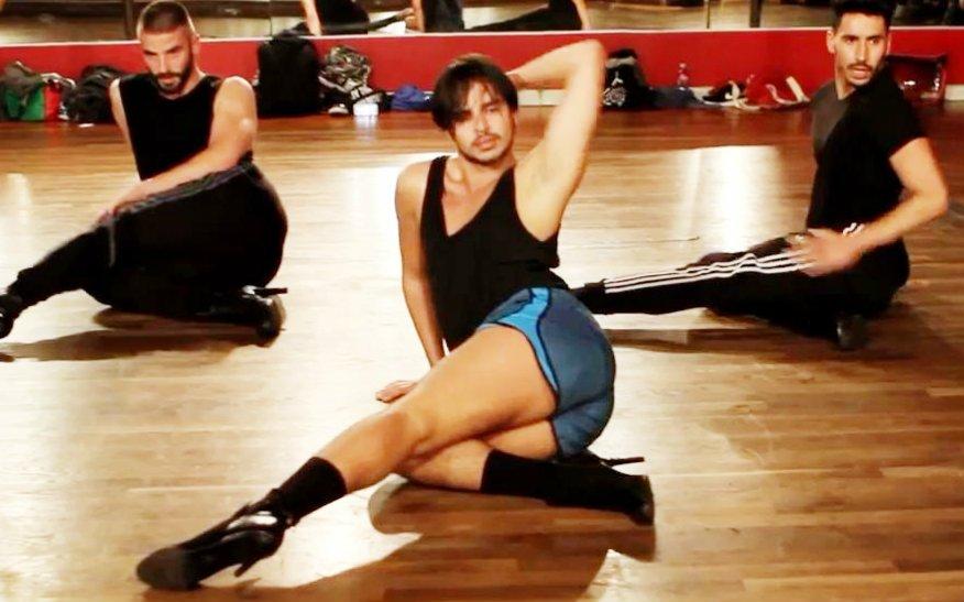 男孩子们骚起来谁也挡不住