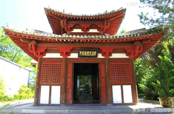 数千大臣宫娥彩女陪护，煌煌国都，何等威严这就是麟游