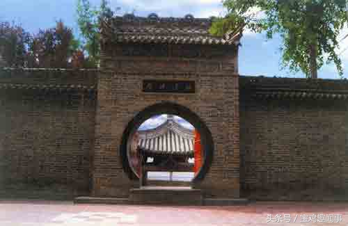 数千大臣宫娥彩女陪护，煌煌国都，何等威严这就是麟游