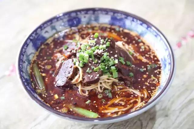 霸都面馆排行榜,超级大碗的重庆小面