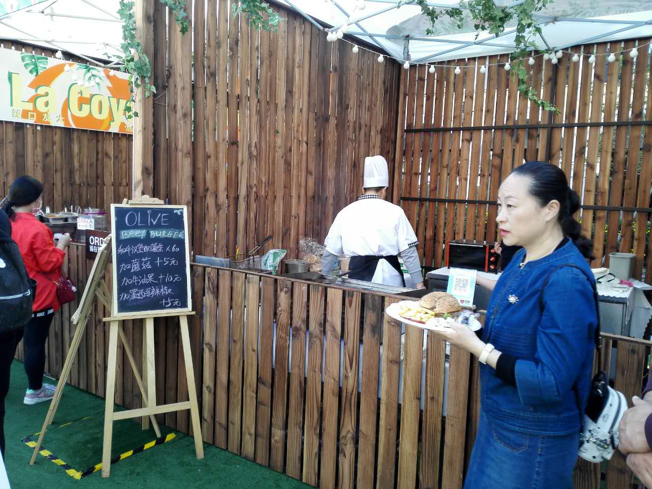 你还在找人名品代购?out了,隐藏在浦东乡村中的购物天堂